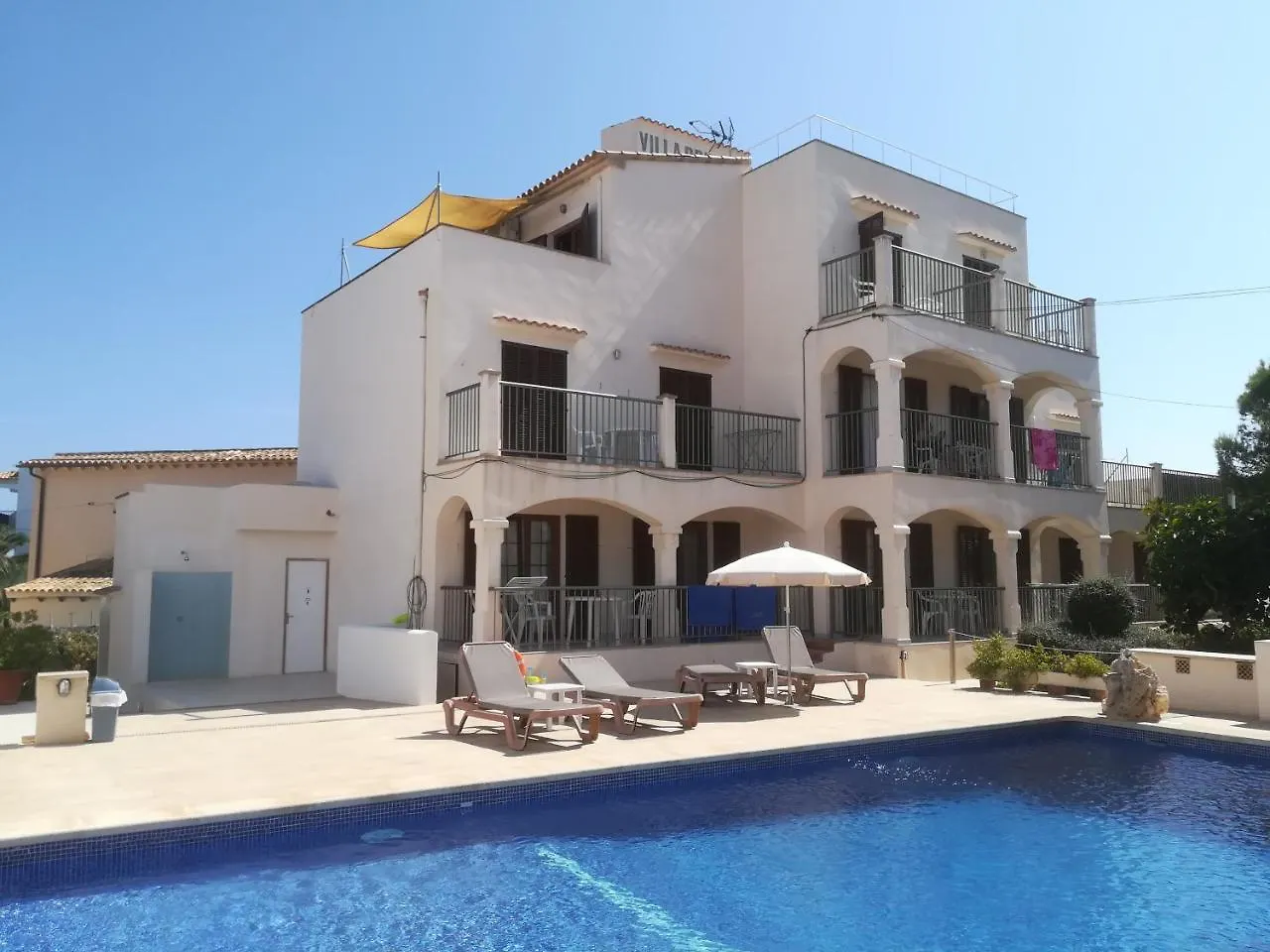 Apartahotel Apartamentos Villa Primera Cala Figuera